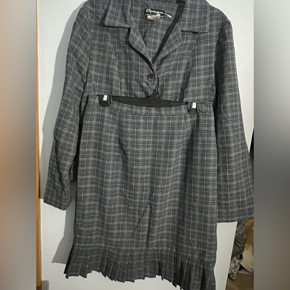Chaps Women's Charcoal Plaid Blazer and skirt size 10